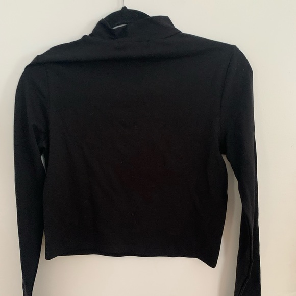[M]👚NWOT - F21 black mock neck top - Picture 4 of 5